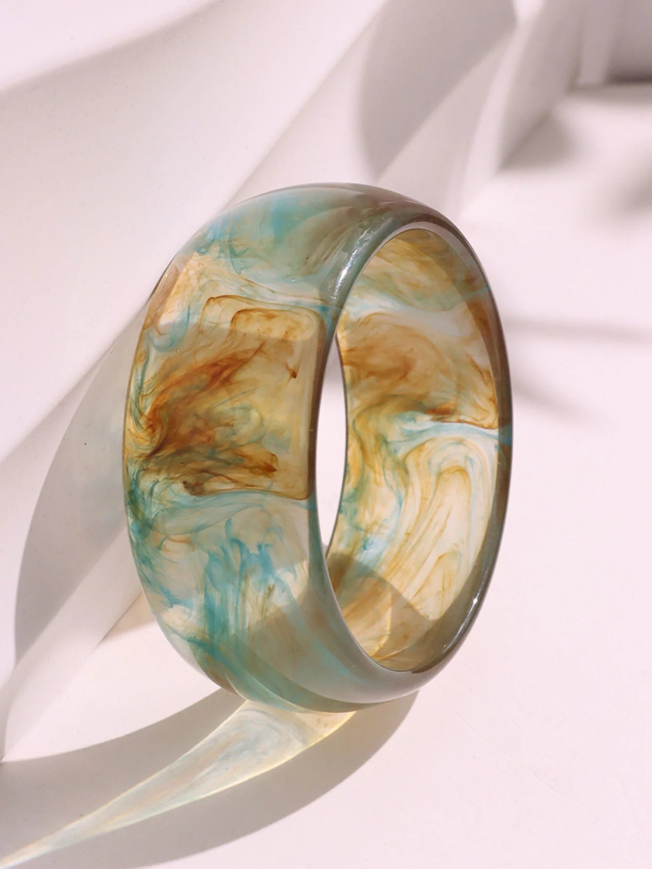 HUANZHI Bracelet Large Asymétrique en Résine Beige – Style Géométrique Exagéré, Mode Automne, Bijou Épais et Surdimensionné, Idéal Cadeau