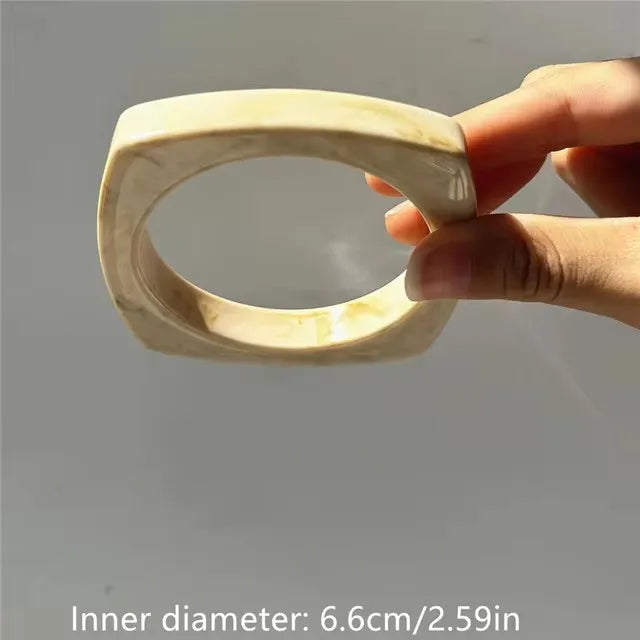 HUANZHI Bracelet Large Asymétrique en Résine Beige – Style Géométrique Exagéré, Mode Automne, Bijou Épais et Surdimensionné, Idéal Cadeau