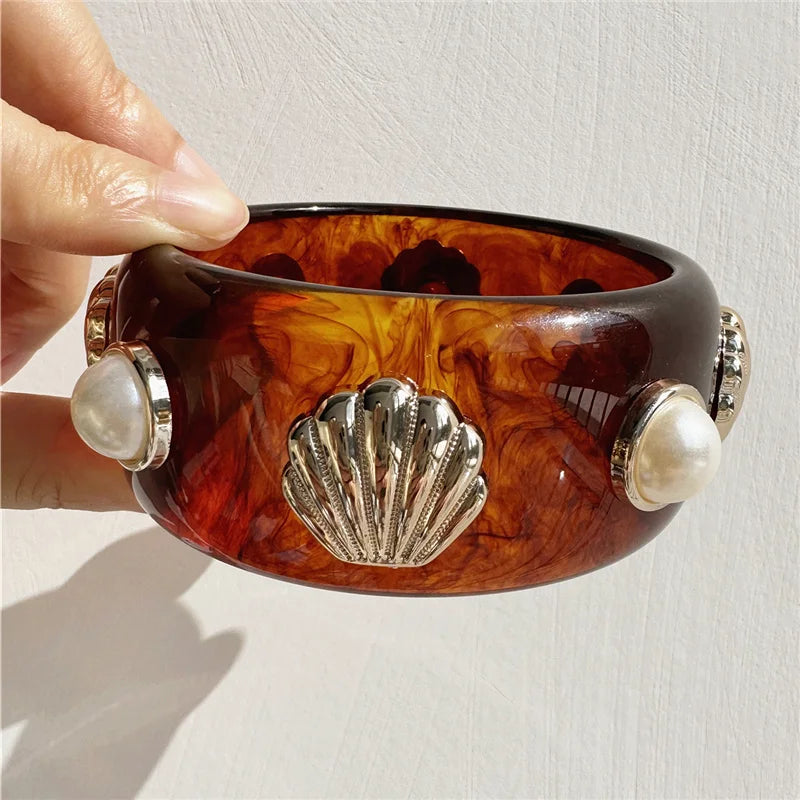 HUANZHI Bracelet Large Asymétrique en Résine Beige – Style Géométrique Exagéré, Mode Automne, Bijou Épais et Surdimensionné, Idéal Cadeau